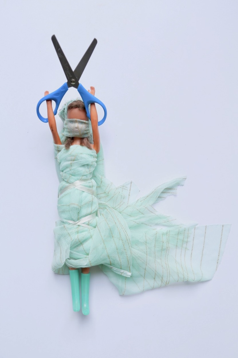 Barbie - Atravesada XI: Momificación